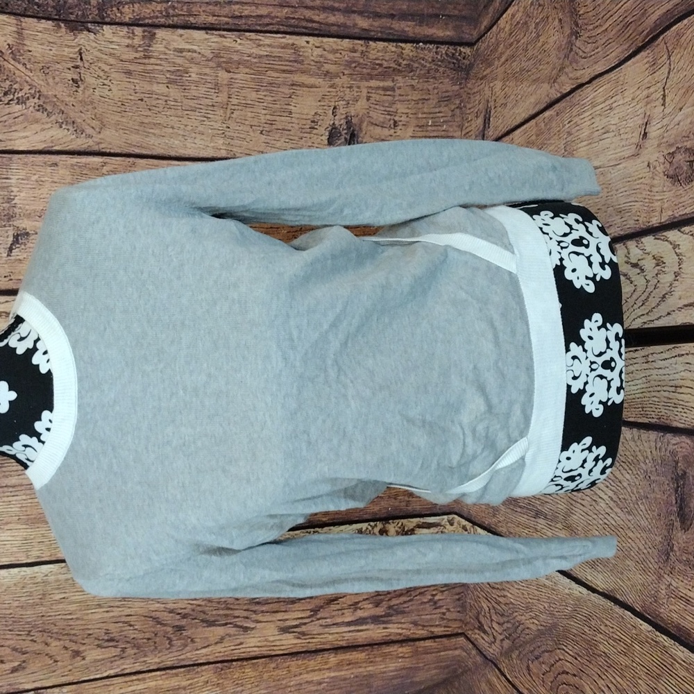EUC h.one Gray Sweater 2 Back Vents